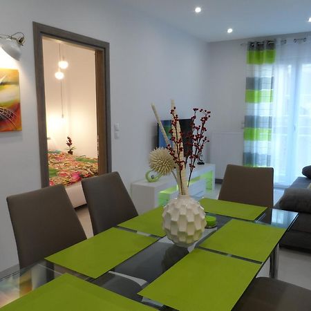 Laura Deluxe Apartment เทสซาโลนิกิ ภายนอก รูปภาพ