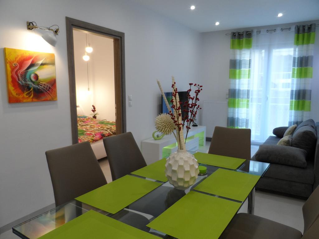 Laura Deluxe Apartment เทสซาโลนิกิ ภายนอก รูปภาพ