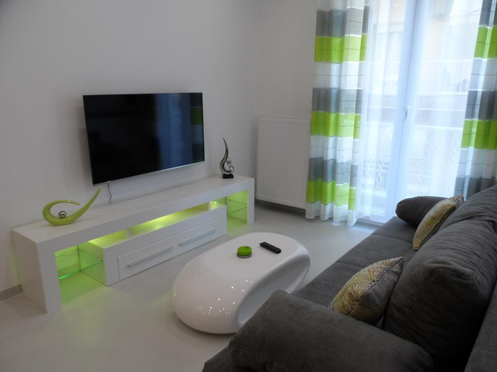 Laura Deluxe Apartment เทสซาโลนิกิ ภายนอก รูปภาพ